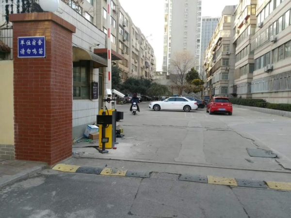 青島城陽(yáng)智能道閘  廣告道閘安裝公司